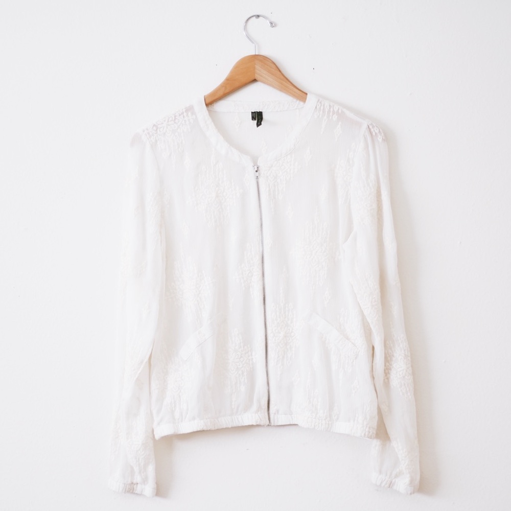 WHITE LACE BOMBER